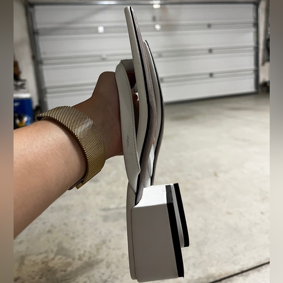 ZARA WHITE TONG SANDALS (SIZE 5/ SIZE 35) - Picture 4 of 8